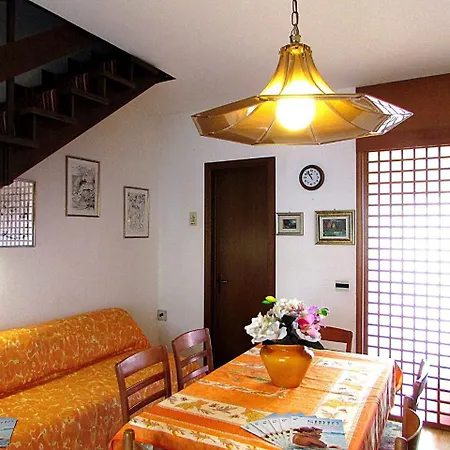 In 24439 * 비비오네